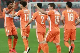 半场-吴兴涵建功蒙蒂略点射 鲁能2-1领先泰达图片