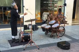 膜拜!西班牙街头艺人打鼓技术逆天受追捧图片