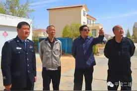 政府副市长、公安局长鲍培育督查指导包联小区工作图片