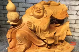 崖柏精美家居摆件——飞天弥勒送福禄图片