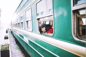 再见了“绿皮火车”，真的挤不动了！图片