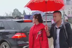 农村真人真事，走路都带着风的新娘，真有气质视频封面