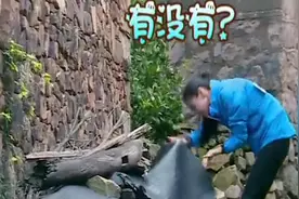 Baby寻觅多次，然而一把水枪都找不到，郑凯大方送给Baby水枪！视频封面