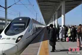 八千“红手印”记录四十载火车站回家“暖心”故事图片