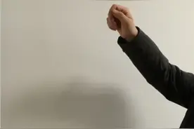 郑州9岁娃手臂被扎出血洞，这些玩具别给孩子买！图片