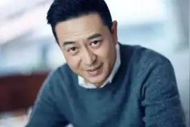 张嘉译走路姿势最近为什么火了？图片