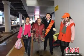 高铁成贵州民众出行首选 贵阳北站成中国西南高铁枢纽图片