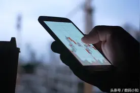 看5分钟手机眼睛酸又累？华为改一个设置，玩两小时都很“睛神”