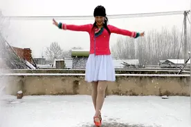 2018新年必跳的一支广场舞，推荐给你，简单好学，好看极了！