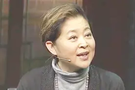 小伙5岁被拐20年后带妻儿寻亲，母亲出现泣不成声紧紧相拥视频封面