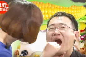 喉咙被鱼刺卡住，喝醋行吗？营养师教你正确方法，以后再也不怕了视频封面