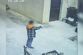 江苏常熟：“熊孩子”燃放烟花致火灾 监护缺失家长须担责视频封面