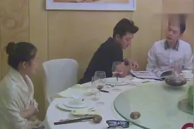 同学聚会点菜，贾乃亮说：小璐爱吃的菜我都给她点完了，这是真爱视频封面