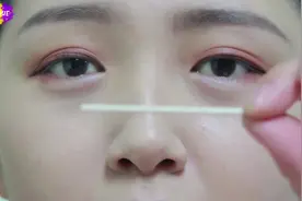 没有睫毛夹怎么夹睫毛？一把火机，10秒钟让你睫毛再次卷翘