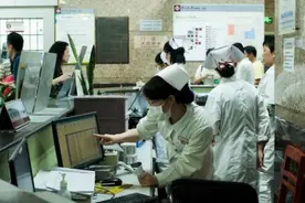 跟护士上了个夜班，我发誓以后不对她们发脾气了图片