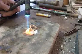 足金999和足金9999的黄金首饰区别到底有多大？小闫用火烧烧看