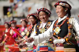 藏族彝族土家族布依族侗族，看这五个少数民族如何过大年图片