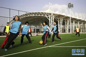 山东滨州：足球小镇过寒假图片