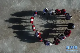 “老男孩”的冰球梦图片