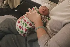 王思聪前前女友，雪梨提前半个月生子！图片