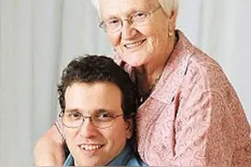 真爱不至上！相差42岁新郎新娘结婚被政府叫停图片