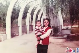 牵妈妈的手︱牵着妈妈的手去旅行图片