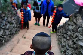 （新春走基层）（11）一对苗族兄弟的春节图片