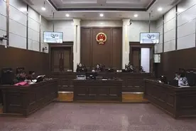 游戏账号被封玩家索赔15万 游戏公司：他盗别人装备图片