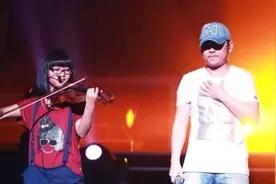 刀郎19岁女儿近照曝光 酷爱音乐长相乖巧图片