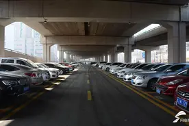 2元/小时！济南顺河高架下停车场启用图片