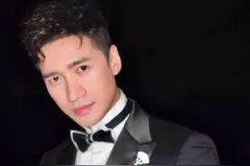 何晟铭晒旧照逗趣发问 网友喊话各大艺考名校图片