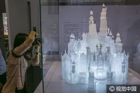 迪士尼御用设计师Arribas打造梦幻玻璃城堡，价值七万美元图片