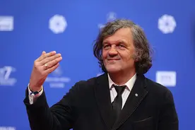 全世界最会得奖的电影导演和一个失去的国度图片