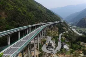 受地质灾害影响 成都到云南G5京昆高速公路通行受影响图片