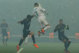 这弹跳太变态!C罗6大逆天头球图片