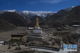 藏传佛教古塔——藏娘佛塔图片