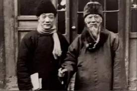 齐白石的知己：徐悲鸿图片