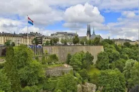 一个穷人几乎绝迹的国家：月入三万还是“穷人”，底薪两万起步图片