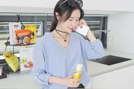 有了V领衬衫，还需要微整形吗？图片