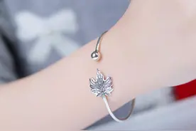 精致银饰手链，秀出你的个性美图片