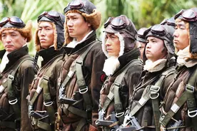 日本飞行员训练中被毒打，怒火中烧，起飞后撞向指挥官同归于尽视频封面