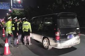 春节假期，龙岗交警猎虎捉猫查酒驾重拳整治不放松图片