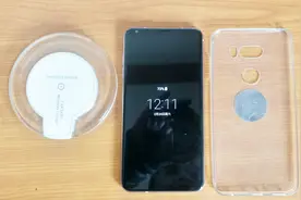手机无线充电功能试用，套上带有铁片的胶套后，无线充电功能失效