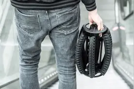 可折叠轮胎问世，让自行车实现模块化，共享单车乱象有救了