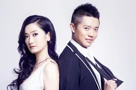 凤凰传奇曾毅全家近照，妻子身份显赫比玲花还漂亮，儿子可爱十足视频封面