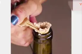 「生活妙招」红酒瓶塞烂了拔不出来了，用这个方法一下解决