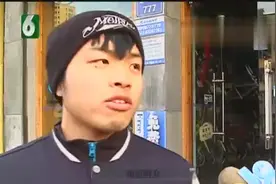 雪弗兰小轿车四脚朝天，前部整个凹陷安全气囊弹出， 保险杠脱落视频封面