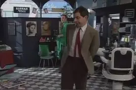 逗比憨豆的魅力，看到他就能笑，理发时，挑个发型也能让人笑翻天