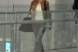 马伊琍素颜坐地铁胸部缩水下垂明显 正与文章拍新剧图片