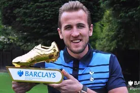 凯恩凭借25粒进球领取英超金靴奖图片